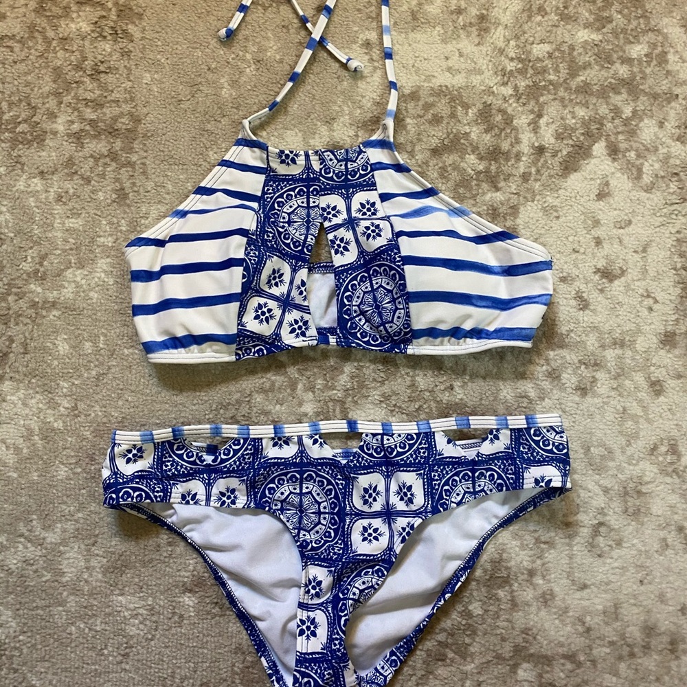 ROXY swimSUIT !! Top: M Bottom:S
